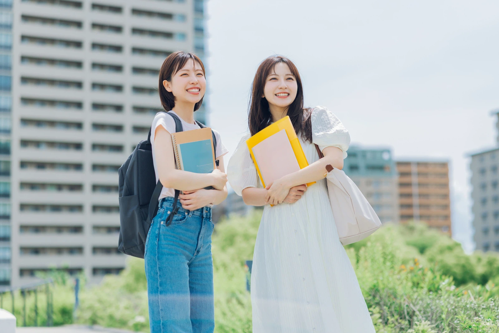 校外学習に参加する生徒たち
